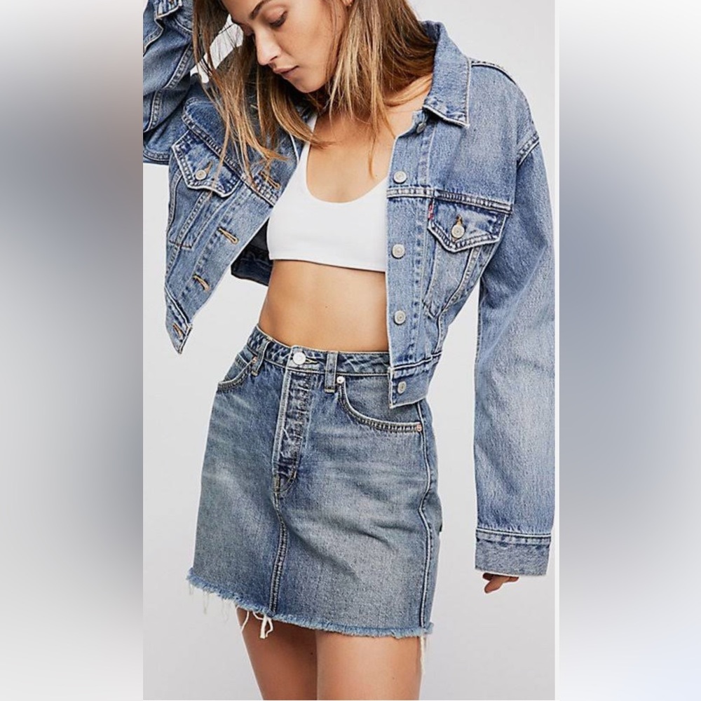 Free People “We The Free “ Rugged Blue  Denim mini Skirt Sz 31 NWT 💕❤️💕